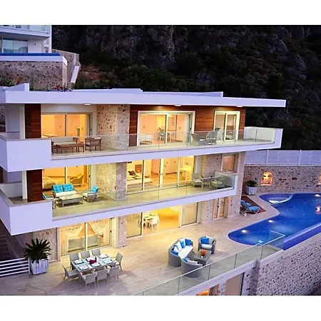 Villa Sleeps 12 Pool Air Con Wifi *