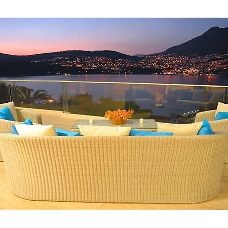 Sleeps 12 Pool Air Con Wifi Villa