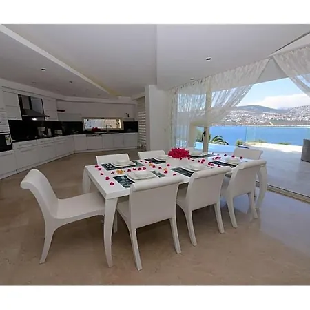 Sleeps 12 Pool Air Con Wifi Villa
