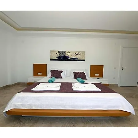 Sleeps 12 Pool Air Con Wifi * Kalkan