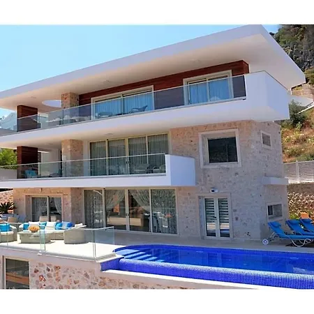 Villa Sleeps 12 Pool Air Con Wifi *